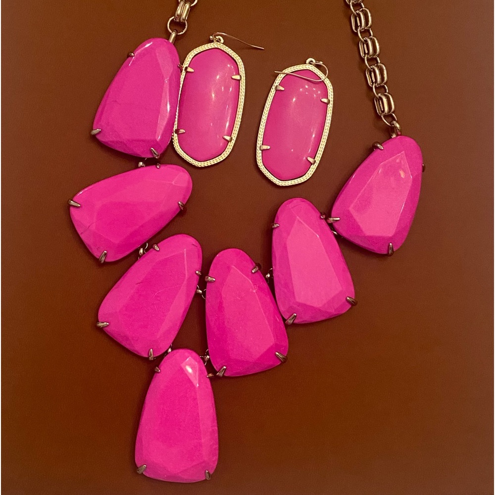❤️KENDRA SCOTT MAGENTA HARLOW AND DANIELLES❤️